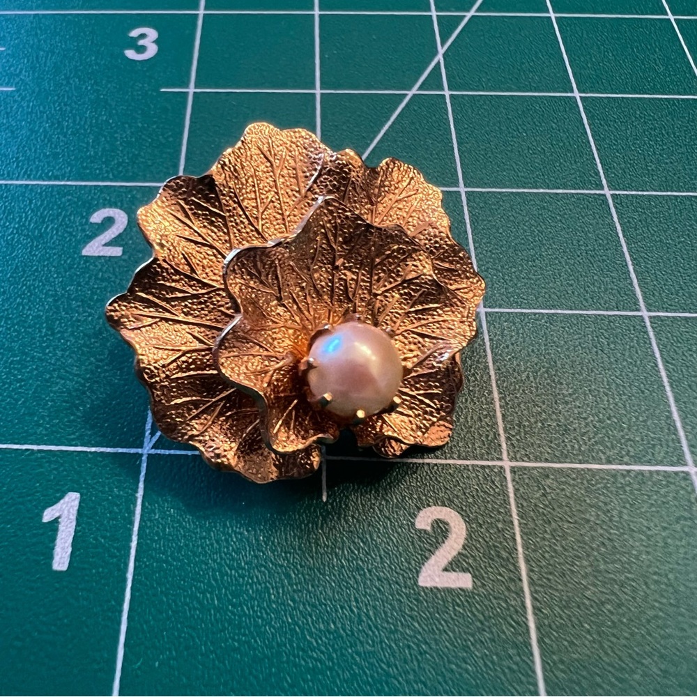 Vintage leaf pearl brooch
